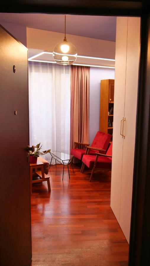 Downtown Italian Studio Bucureşti Exterior foto